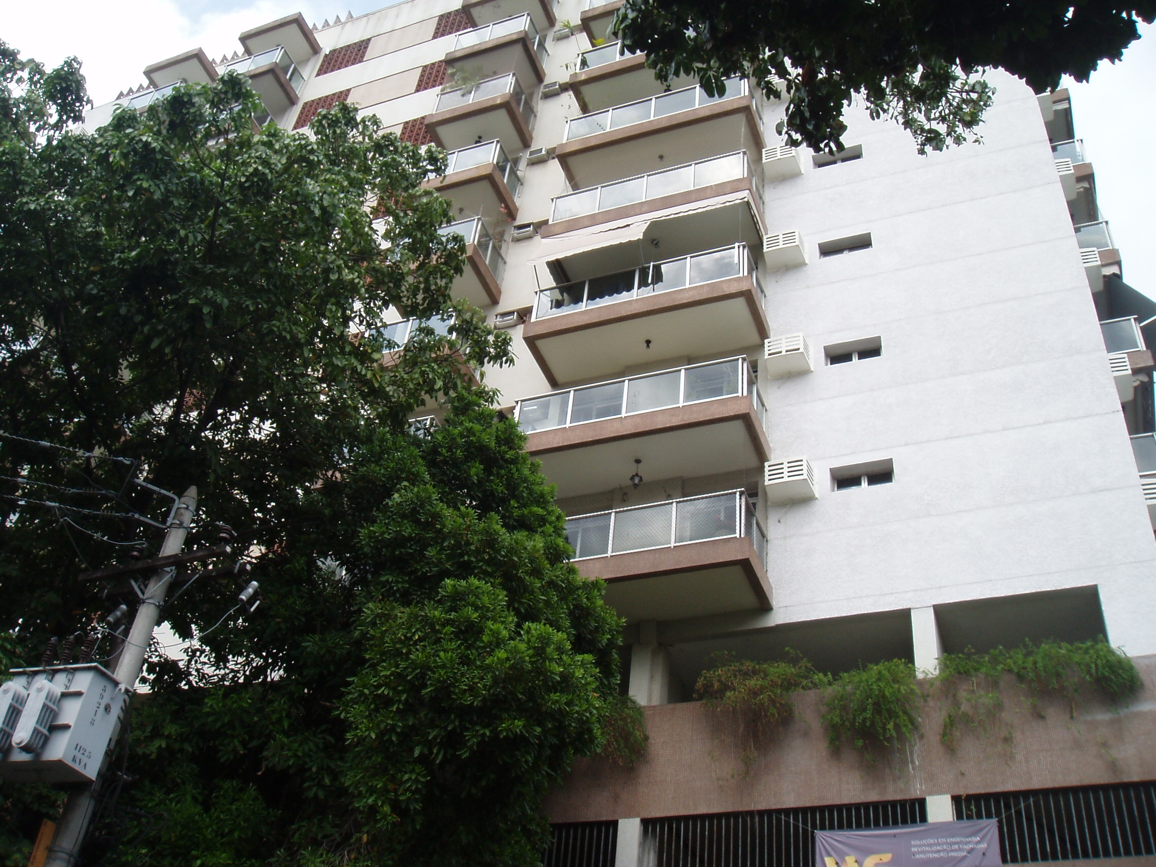 Leia mais sobre o artigo Tijuca – 3 qtos – Rua Silva Guimarães. (Apartamento Padrão)