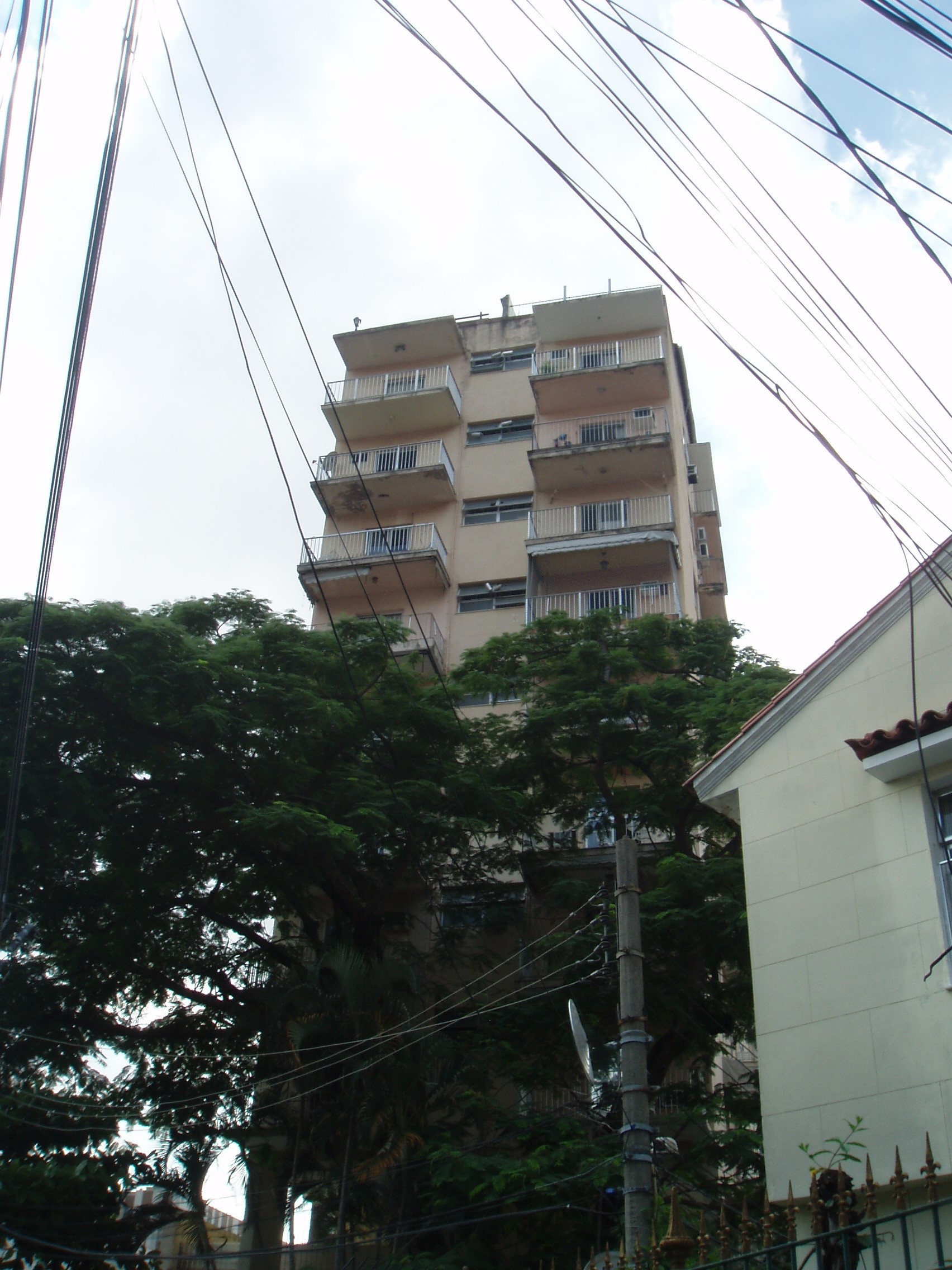 Leia mais sobre o artigo Méier – 1 quarto – Rua Maranhão. (Apartamento padrão)